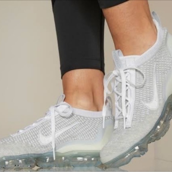 vapormax baby blue